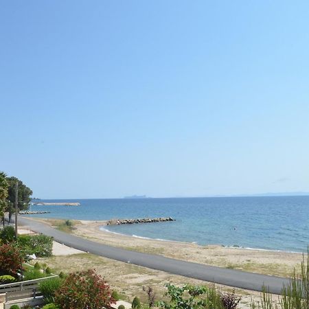 Lemon Beach Front Apartment, Nikiti Экстерьер фото