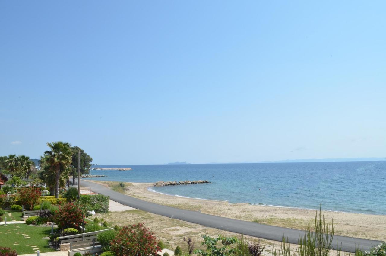 Lemon Beach Front Apartment, Nikiti Экстерьер фото
