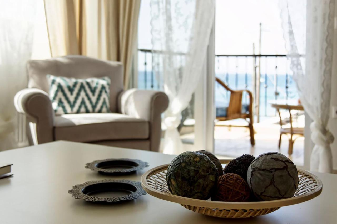 Lemon Beach Front Apartment, Nikiti Экстерьер фото