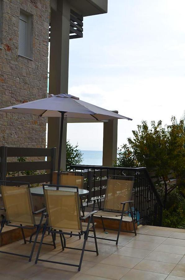 Lemon Beach Front Apartment, Nikiti Экстерьер фото