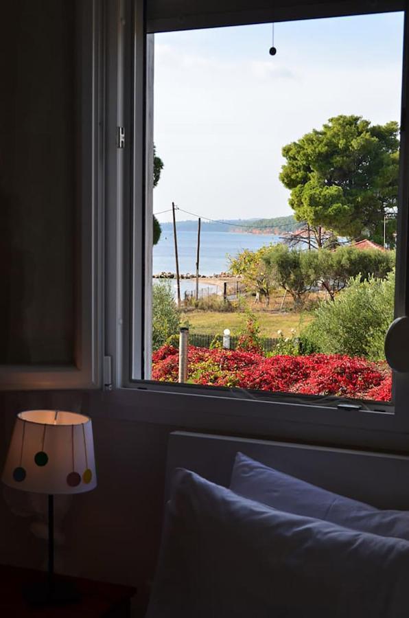 Lemon Beach Front Apartment, Nikiti Экстерьер фото