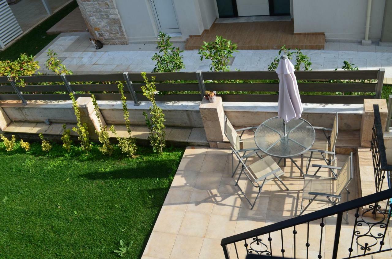 Lemon Beach Front Apartment, Nikiti Экстерьер фото